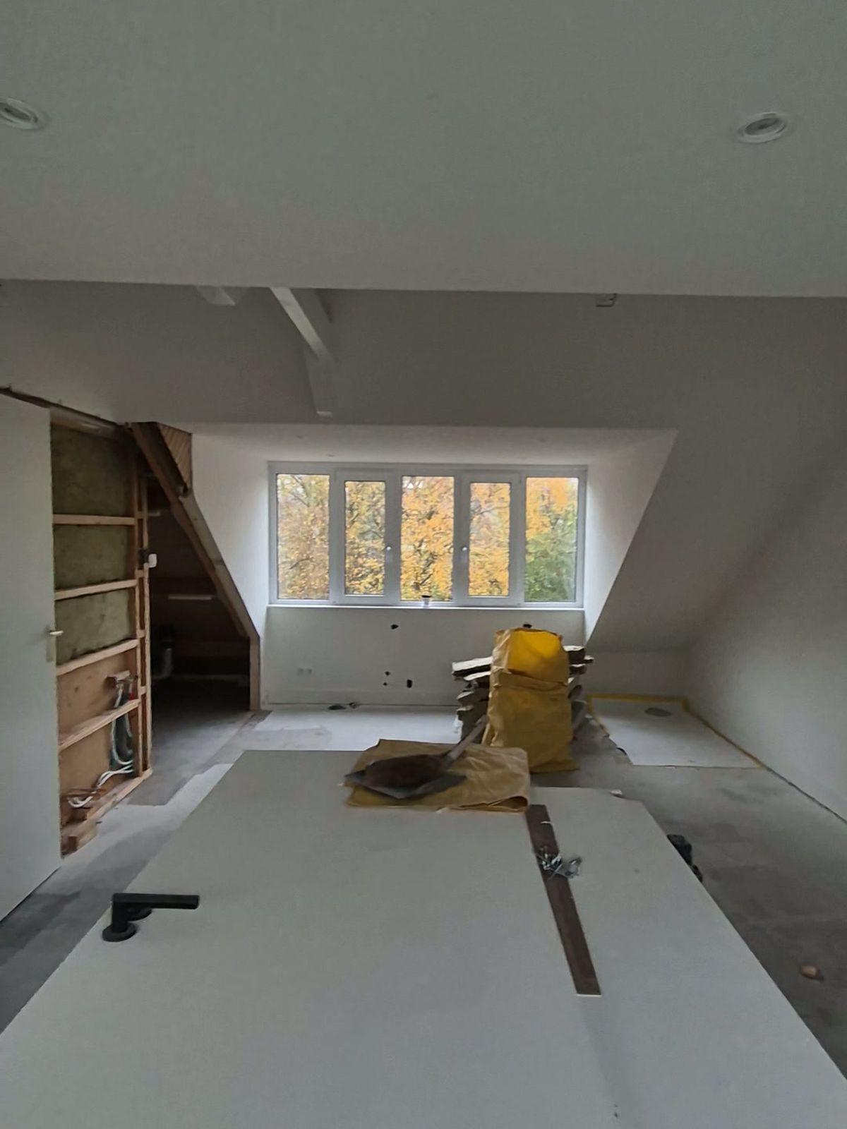 Attic room with a dormer window, Amstelveen - before renovation