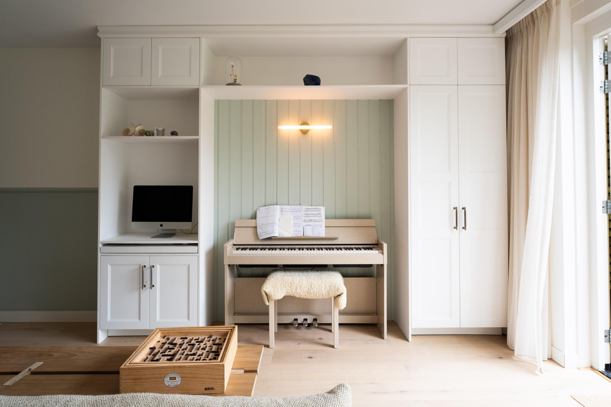 Built-in living room furniture - after renovation